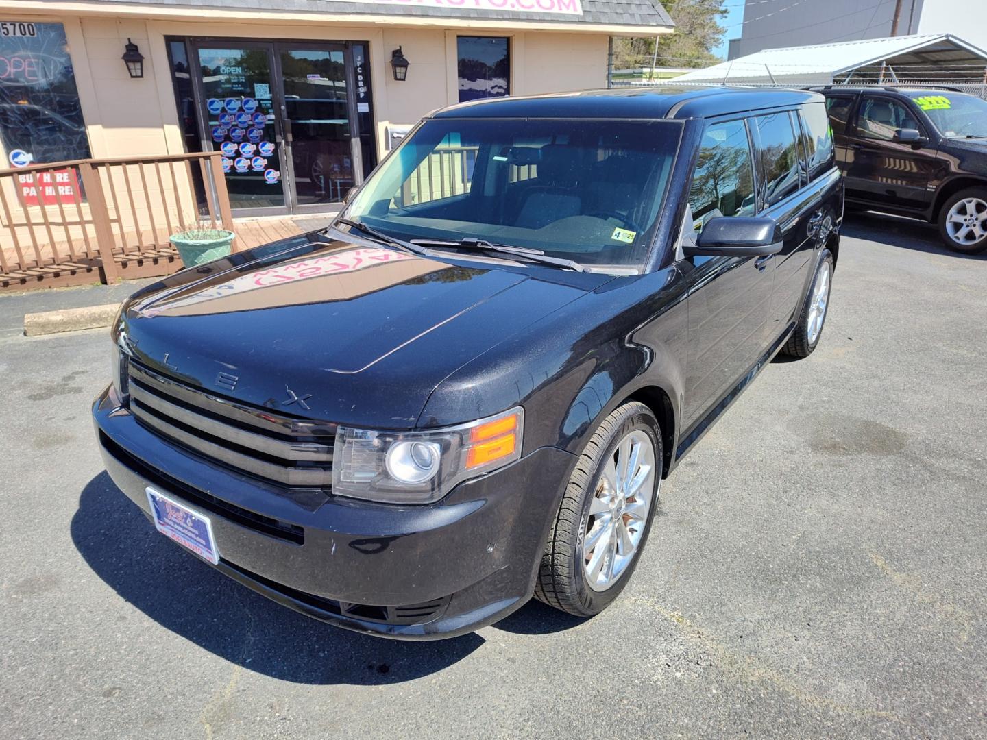 2011 Black Ford Flex (2FMHK6DT3BB) , located at 5700 Curlew Drive, Norfolk, VA, 23502, (757) 455-6330, 36.841885, -76.209412 - Photo#5